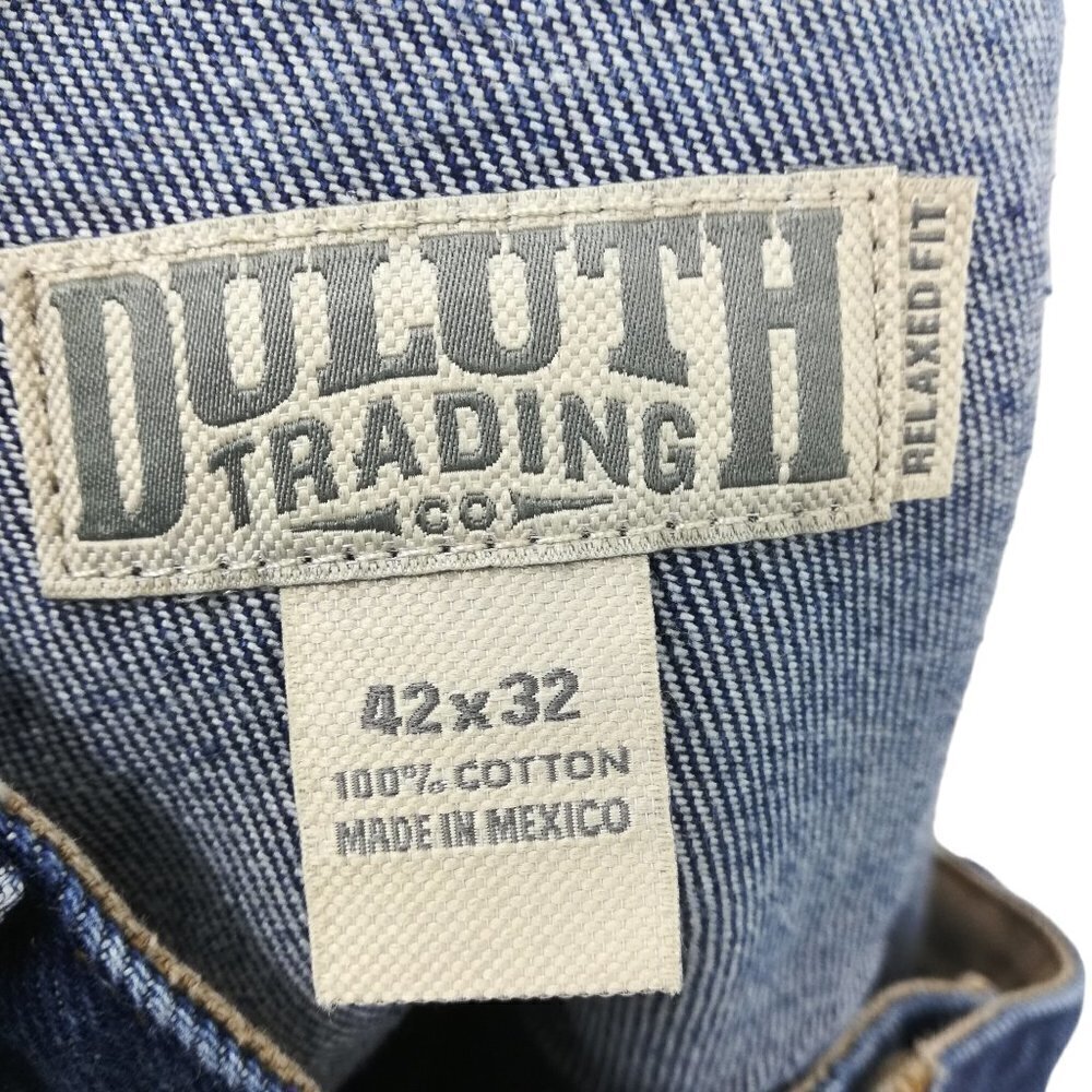 Duluth Trading Company Relaxed Fit Jeans Size 42 x 32 Mens Medium Wash Classic - Picture 2 of 9